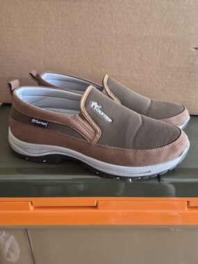 CNA-TROP slip-on shoes feature a breathable mesh Size 10.5